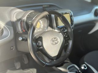 Toyota Aygo 1.0 70 x-play