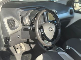 Toyota Aygo 1.0 70 x-play