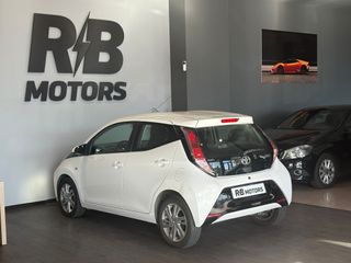 Toyota Aygo 1.0 70 x-play