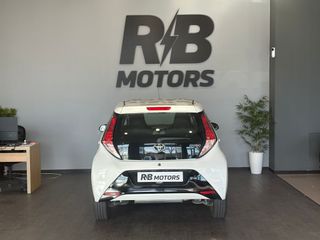 Toyota Aygo 1.0 70 x-play
