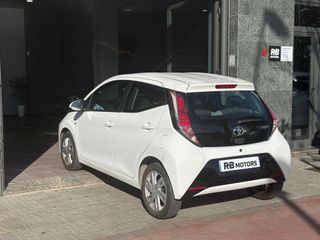 Toyota Aygo 1.0 70 x-play