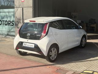 Toyota Aygo 1.0 70 x-play