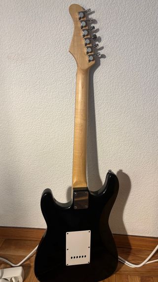 Guitarra Eléctrica Sonora Negra