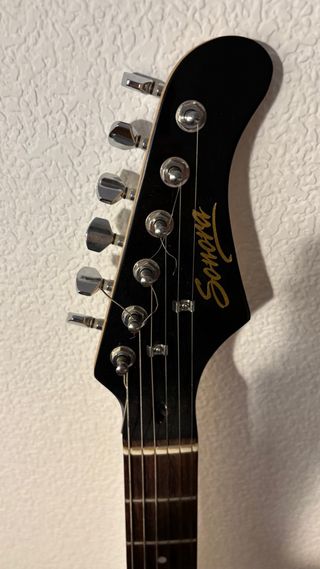 Guitarra Eléctrica Sonora Negra