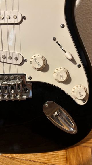 Guitarra Eléctrica Sonora Negra