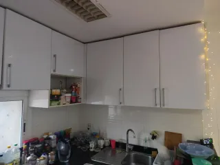 Muebles de cocina blancos. Hay que desmontar.