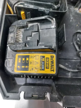 Taladro Dewalt XR 18V con 2 baterías