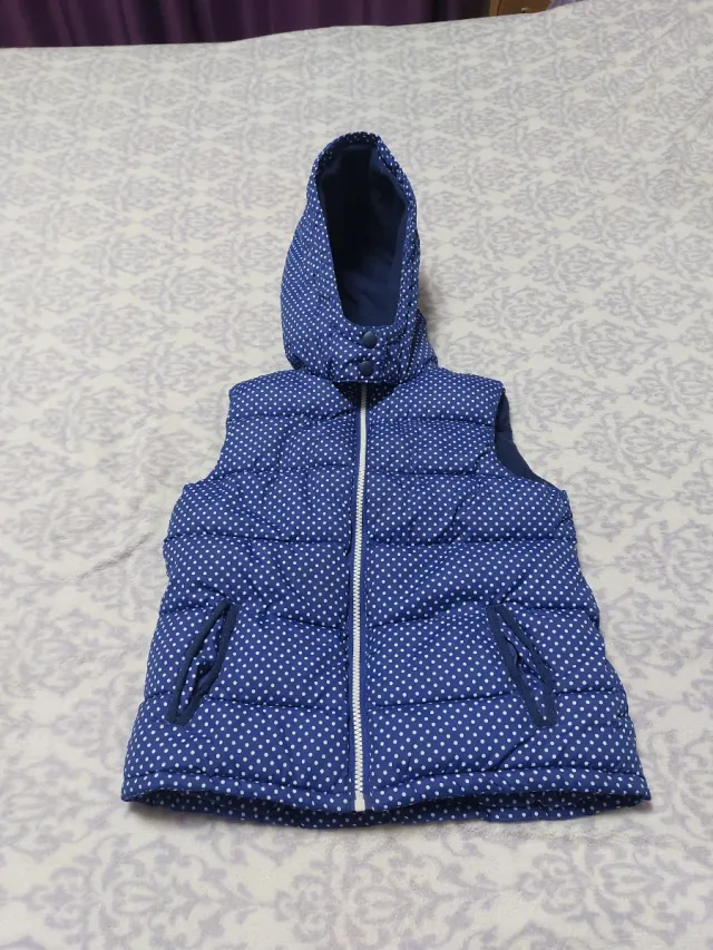 Chaleco niña azul con puntos blancos