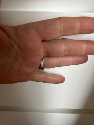 Anillo de rana con pedrería