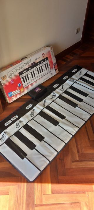Piano Gigante Táctil 180x74cm