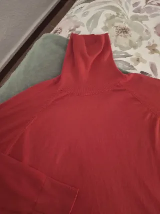 Jersey cuello alto rojo