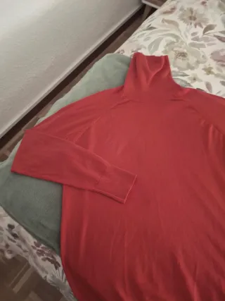 Jersey cuello alto rojo