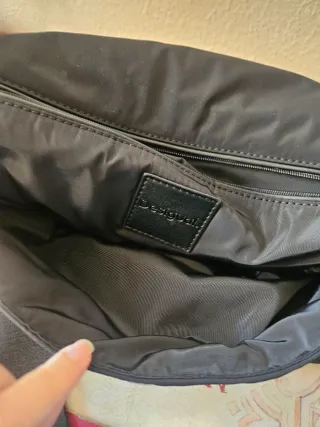 Bolso bandolera Desigual negro flores