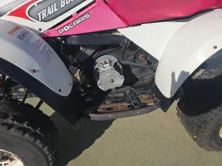 Quad Polaris Trail Boss 325 Rosa. año 2000