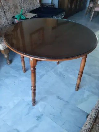 Mesa camilla redonda con tarima