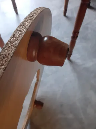 Mesa camilla redonda con tarima