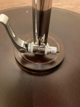 Mesa auxiliar redonda para restaurar