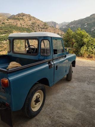 Land Rover Defender 1982