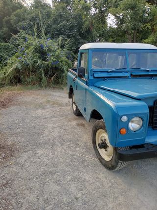 Land Rover Defender 1982