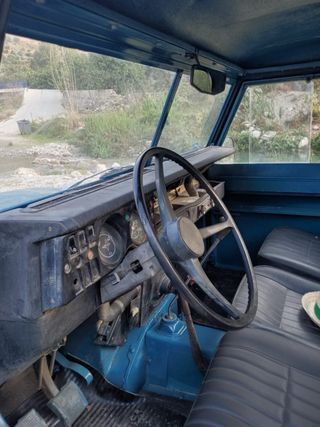 Land Rover Defender 1982