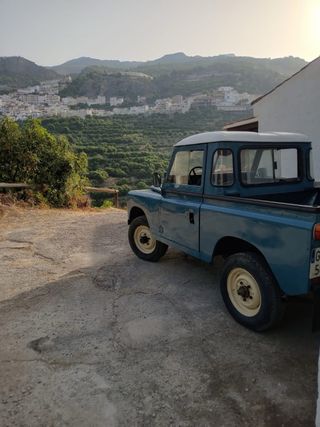 Land Rover Defender 1982