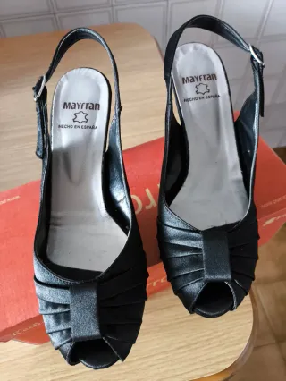 Sandalias Mayfran Negras Talla 36, echas en España
