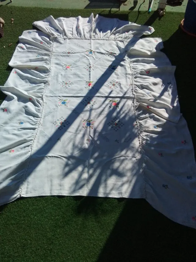 Colcha de lino bordada Lagartera