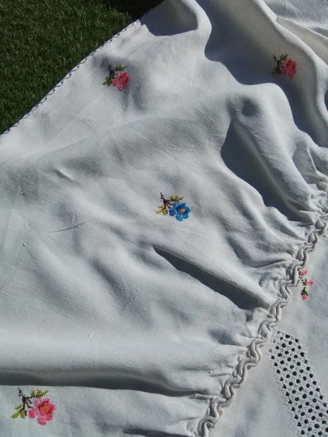 Colcha de lino bordada Lagartera