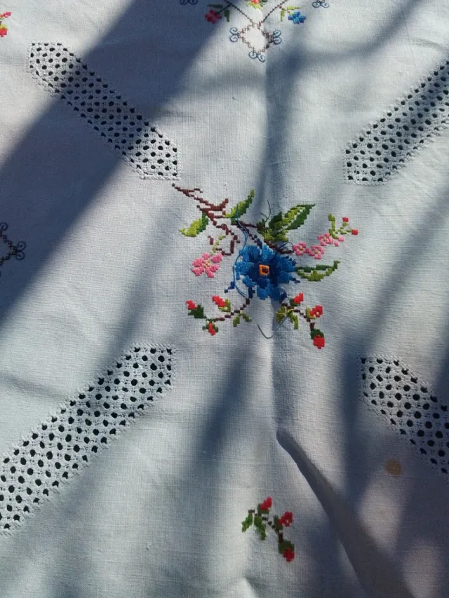 Colcha de lino bordada Lagartera