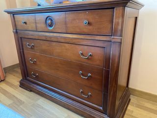 Conjunto muebles madera maciza dormitorio.