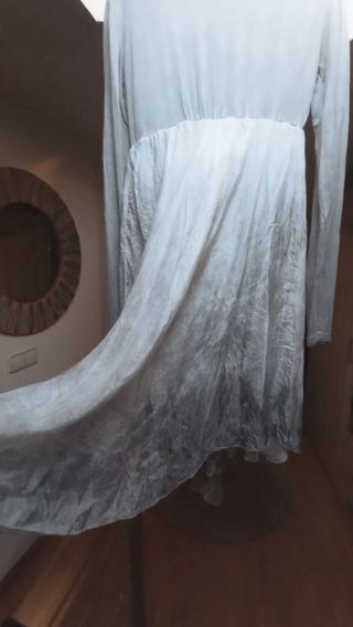 Vestido gris asimétrico manga larga boho