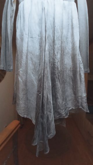 Vestido gris asimétrico manga larga boho