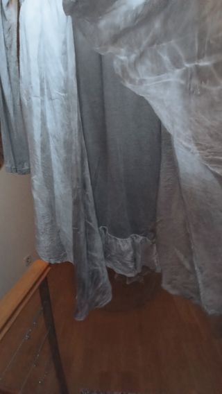 Vestido gris asimétrico manga larga boho
