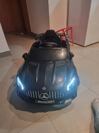 Coche eléctrico Mercedes AMG para niños Negociable