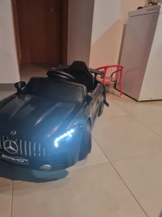 Coche eléctrico Mercedes AMG para niños Negociable