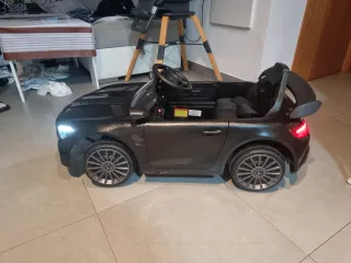 Coche eléctrico Mercedes AMG para niños Negociable