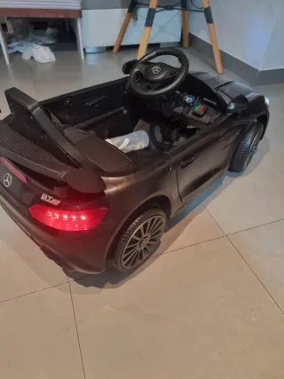 Coche eléctrico Mercedes AMG para niños Negociable