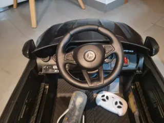 Coche eléctrico Mercedes AMG para niños Negociable