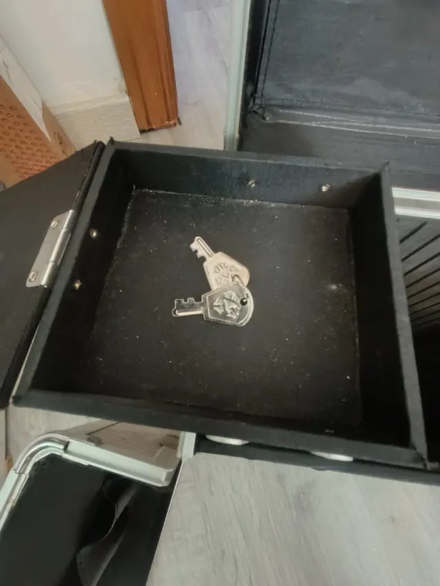 Maletín maquillaje profesional plata