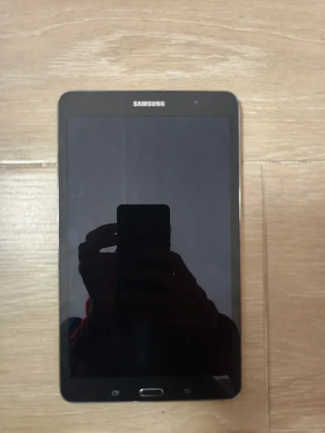 Tablet Samsung SM-T320 para reparar