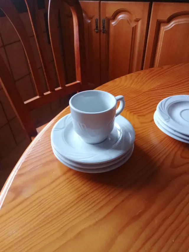 Conjunto de 6 xícaras e 6 pratos Apulum - Porcelana