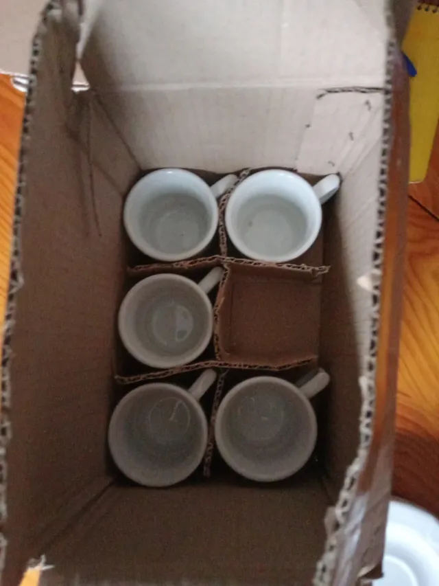 Conjunto de 6 xícaras e 6 pratos Apulum - Porcelana