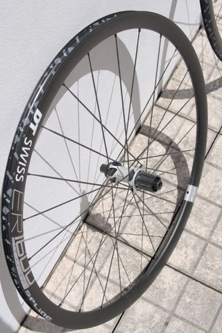 Rodas DT Swiss ER 1600 + Shimano 105 CS-5800