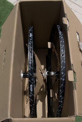 Rodas DT Swiss ER 1600 + Shimano 105 CS-5800