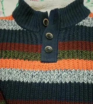 Maglione bambino con collo alto e bottoni,colorato
