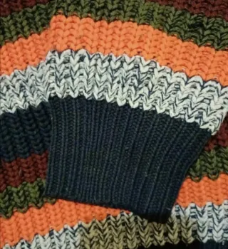 Maglione bambino con collo alto e bottoni,colorato