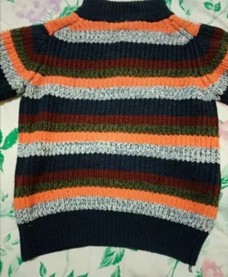 Maglione bambino con collo alto e bottoni,colorato