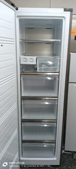 CONGELADOR VERTICAL HISENSE NO FROST ENERGÍA A+