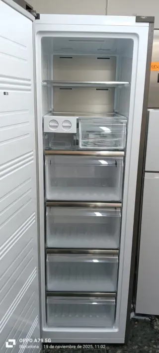 CONGELADOR VERTICAL HISENSE NO FROST ENERGÍA A+