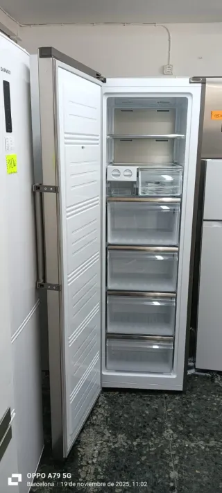 CONGELADOR VERTICAL HISENSE NO FROST ENERGÍA A+